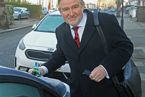 Labour MP Barry Gardiner DENIES relationship with Chinese ‘agent’ endangered colleagues as he..