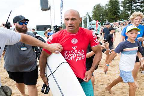 Anti-vax surfing legend locked out of Australia