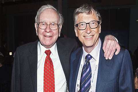 Warren Buffett Trolled Bill Gates Telling Him To Spend $370M On Engagement Ring