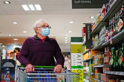 Face mask rules in supermarkets explained as Plan B restrictions end – what you need to know