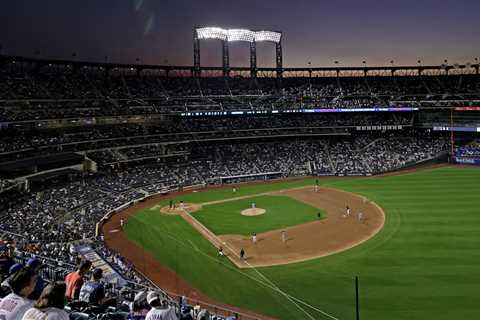 Unvaccinated Mets and Yankees players can’t play in New York.