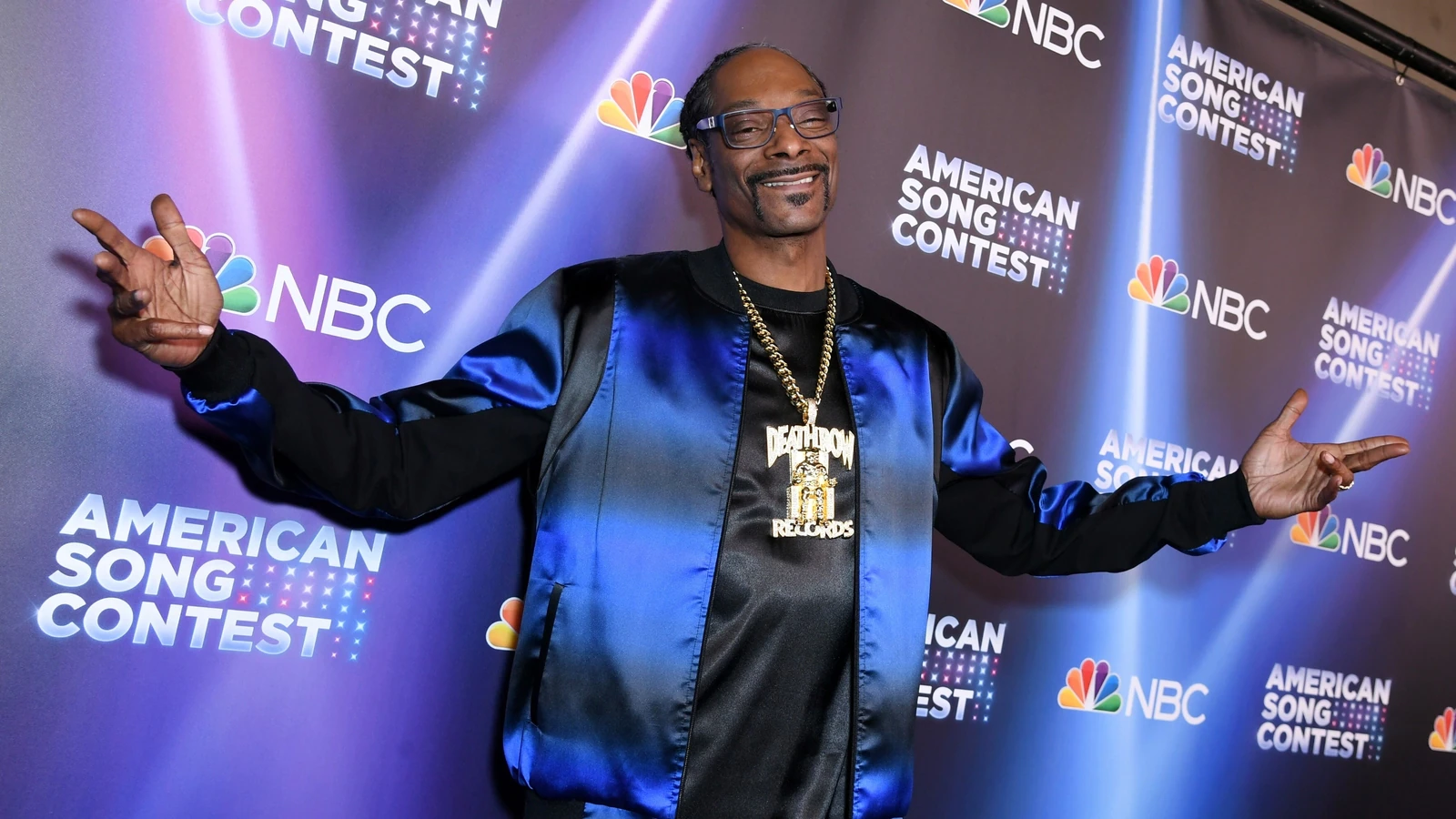 Twitter may need to be bought, Snoop Dogg jokes