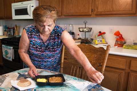 Taco Bowls and Chicken Curry: Medi-Cal Delivers Ready Meals in Grand Health Care Experiment