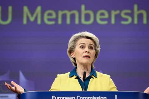 The European Commission recommends granting Ukraine the status of a candidate for the EU and Russia ..