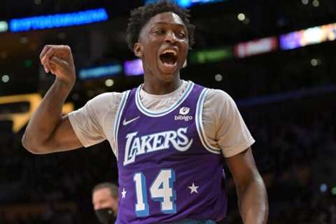 Los Angeles Lakers exercise options on Stanley Johnson, Wenyen Gabriel