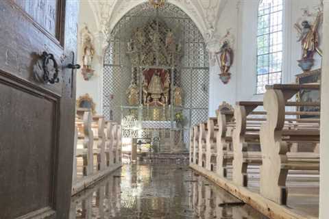 Severe storms over North Rhine-Westphalia and Bavaria – •