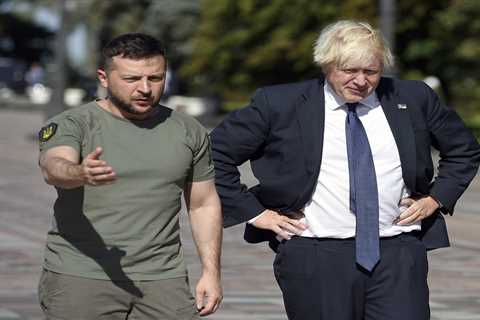 Boris Johnson faces calls to hand  Ukrainian President Volodymyr Zelensky top gong in resignation..