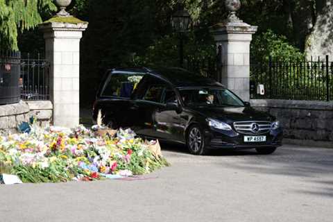 Queen Elizabeth II’s coffin was moved to Westminster Hall until her funeral – •