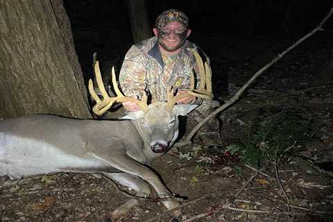 Ohio Hunter Tags Stud Buck from Small Property After Getting Permission from Landowner