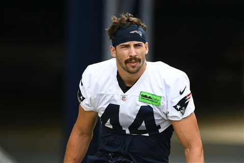 Broncos add tight end to practice squad, make decision at long snapper