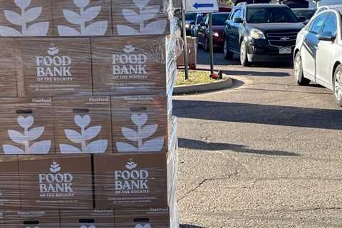 Thousands line up for food box giveaway in Denver