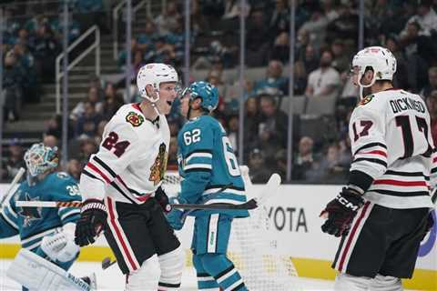 Lafferty’s 2 SH goals lead Blackhawks past Sharks 5-2