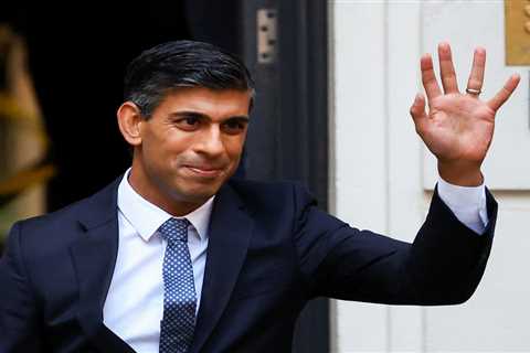 Rishi Sunak gets to work for his first day as PM after vowing to get grip on economy as speculation ..