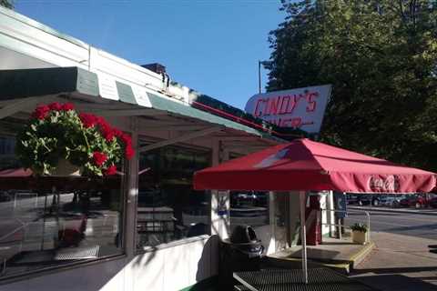 Cindy’s is a retro Indiana diner serving classic American fare