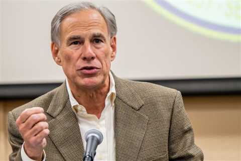 Poll: Texas Gov. Abbott holds 10-point lead in bid for re-election