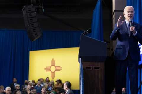 Biden presents the economy to a skeptical public in New Mexico