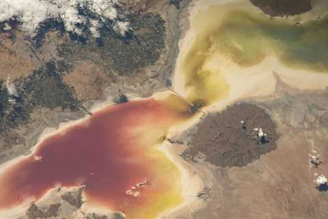 Astronauts'' stunning photos from the International Space Station show Earth''s triumphs and..