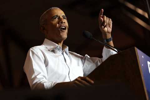 Obama yells at heckler at Ariz. rally