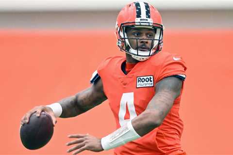 Deshaun Watson avoids questions outside of football ahead of regular-season debut with the..