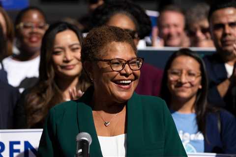 Karen Bass inaugurated as mayor of Los Angeles, beset by issues