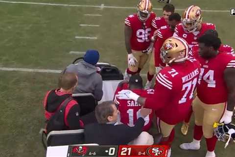 San Francisco 49ers WR carted off with knee harm towards Buccaneers