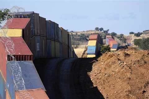 US sues Arizona over shipping containers at Mexico border |  Ap top news