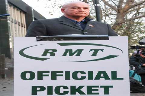 Strike boss Mick Lynch under pressure as it’s revealed 250 signallers & track engineers are..