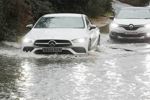 UK weather: Brits to face rain and flood chaos with warning for downpours for two days