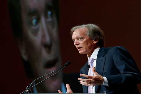 Billionaire investor Bill Gross warns of chaos ahead for US housing and bond markets if the Fed..