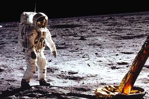 10 Great Movies About Space Travel That Aren’t Sci-Fi