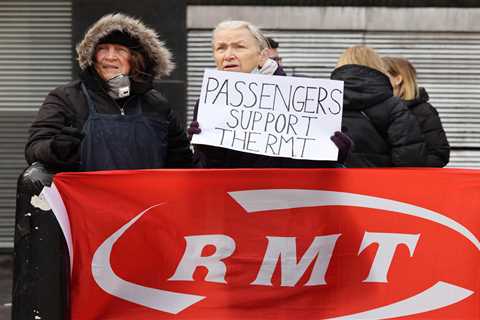 Ten per cent pay hike could be offered in a bid to reach deal with the RMT and end crippling rail..