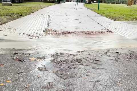 Montrose water main break: Residents say City of Houston hasn’t done anything in weeks to fix..