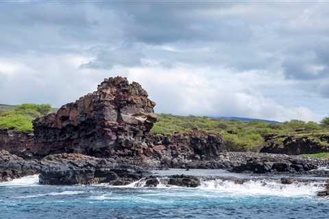 Bay Area newlyweds say Hawaii tour boat abandoned them in ocean