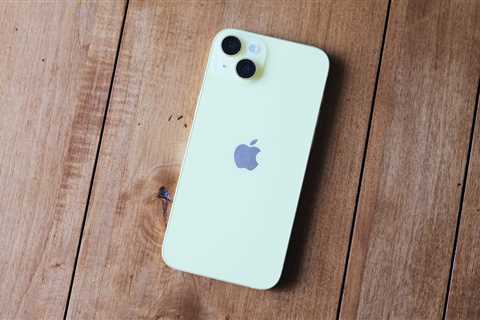 New iPhone 14 shade hands-on: This isn’t a mellow yellow