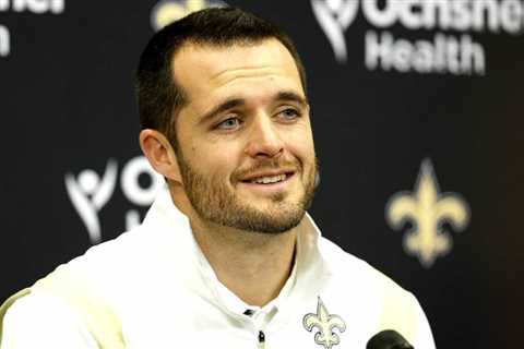 Derek Carr Spoke With 2 NFL Legends Before Signing With Saints