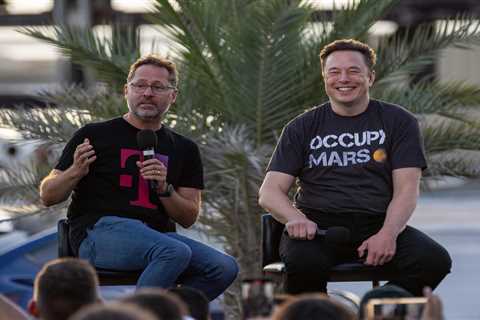 Elon Musk's SpaceX plans to test Starlink and T-Mobile's cell phone service this year in an attempt ..