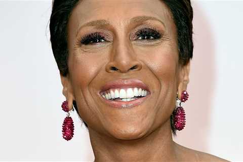 GMA’s Robin Roberts beams in a stunning beach photo as the star’s fans all say the same thing