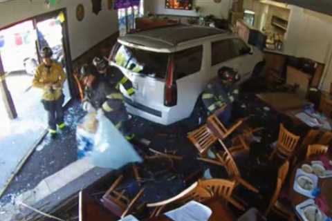 Car Crashes Into Pleasanton Restaurant – NBC Bay Area