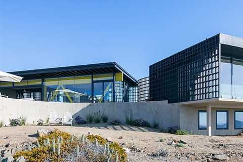 LAND Arquitectos creates Chilean dwelling with collection of screened pavilions