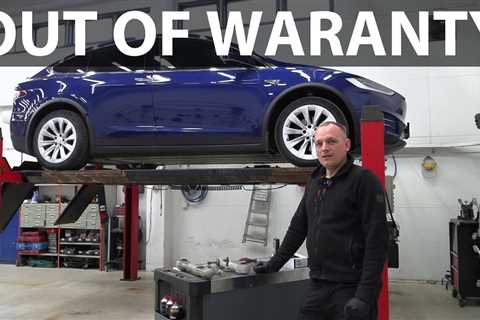 Elbilmek repairing Tesla Model X with squeaky suspension