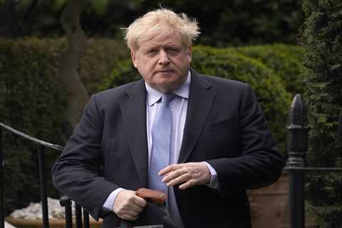 Boris Johnson throws Covid grenade at Rishi Sunak by demanding his pandemic texts are handed to..