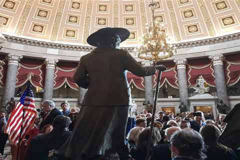 Statue of renowned Nebraska author Willa Cather unveiled in U.S. Capitol ⋆