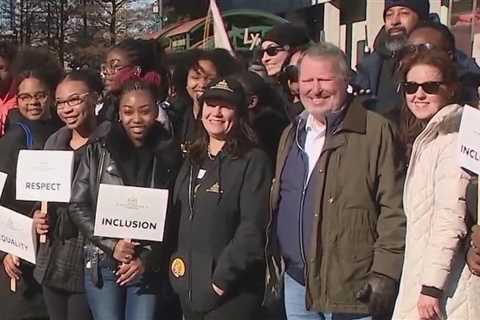 Residents brave bitter cold for annual Martin Luther King Jr. parade in downtown Orlando