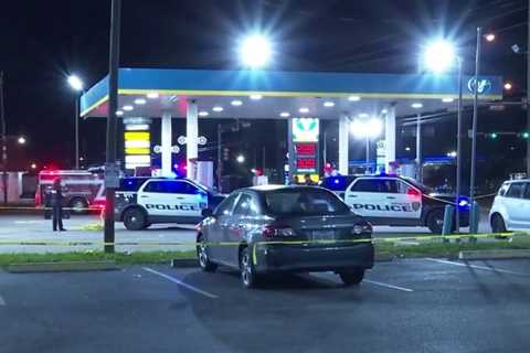 Man fatally shot after punching suspect at Alief gas station; another man found shot nearby