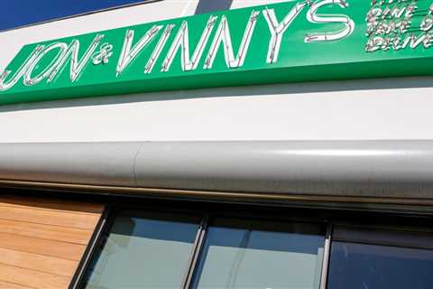 After lawsuit, Jon & Vinny’s adds language on customer checks to explain 18% service fee