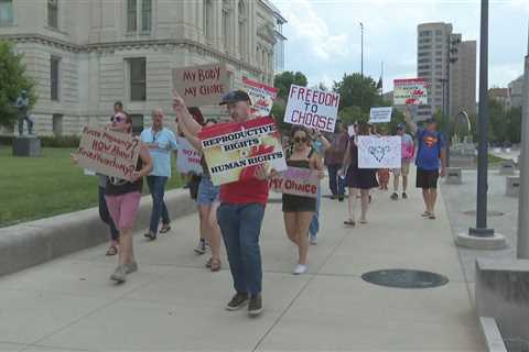 After Indiana court ruling, protesters demonstrate against abortion law – WISH-TV |  Indianapolis..