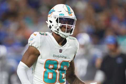 Dolphins elevate Lamm, Sanders for Sunday versus Packers