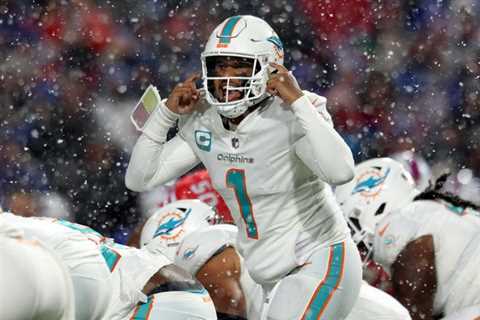 Green Bay Packers at Miami Dolphins: Game predictions, picks, odds