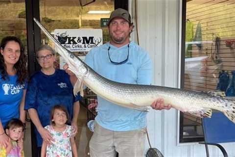 Bass Pro Busts Louisiana Longnose Gar Record