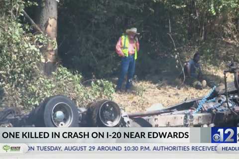 One killed in crash on I-20 near Edwards